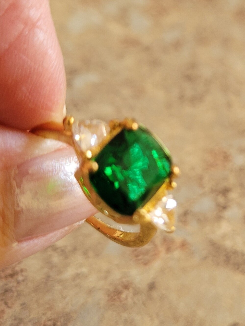 Elegant Gold-Plated Ring with Emerald Green Center Stone - Size 7